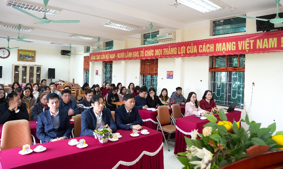 UBND xã Quảng Oai công bố Quyết định tổ chức lại Trạm Y tế và Bổ nhiệm lãnh đạo quản lý- Ảnh 1.