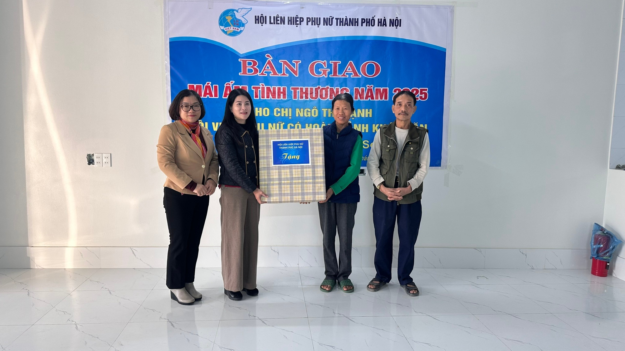 Hội&nbsp;LHPN xã Hồng Sơn phối hợp&nbsp;bàn giao nhà mái ấm tình thương cho hội viên phụ nữ có hoàn cảnh khó khăn&nbsp;tại&nbsp;thôn Gò Mái- Ảnh 2.