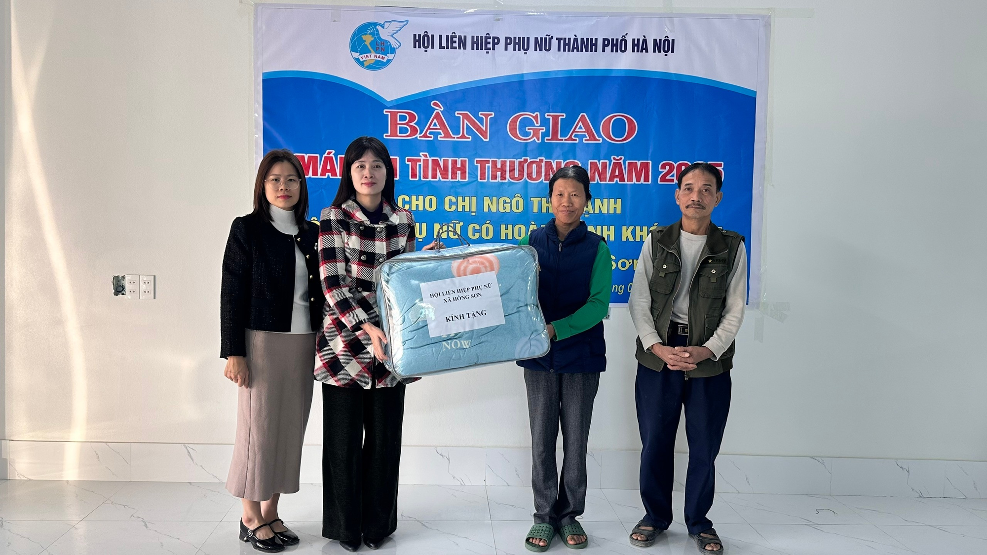 Hội&nbsp;LHPN xã Hồng Sơn phối hợp&nbsp;bàn giao nhà mái ấm tình thương cho hội viên phụ nữ có hoàn cảnh khó khăn&nbsp;tại&nbsp;thôn Gò Mái- Ảnh 3.