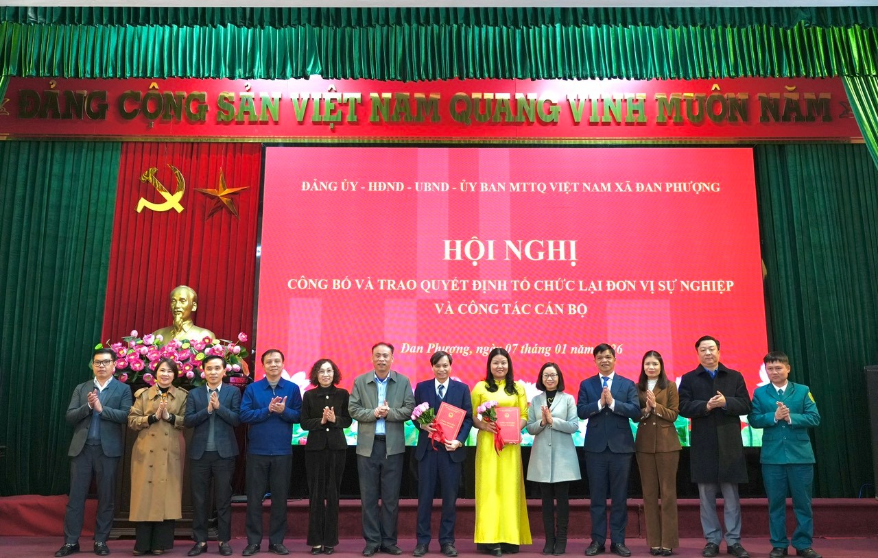 Hội nghị công bố và trao Quyết định tổ chức lại Đơn vị sự nghiệp và các Quyết định công tác cán bộ- Ảnh 3.