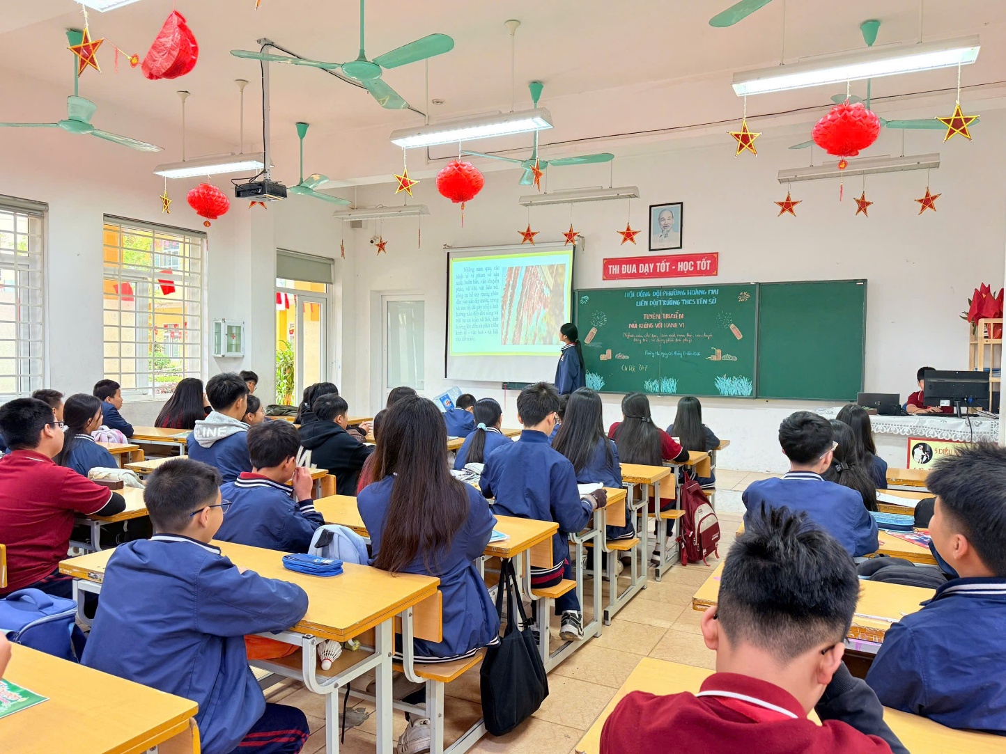 TRƯỜNG THCS YÊN SỞ ĐẨY MẠNH TUYÊN TRUYỀN, GIÁO DỤC PHÁP LUẬT VỚI CHỦ ĐỀ: "NÓI KHÔNG VỚI CÁC HÀNH VI NGHIÊN CỨU, CHẾ TẠO, SẢN XUẤT, MUA BÁN, VẬN CHUYỂN, TÀNG TRỮ, SỬ DỤNG PHÁO TRÁI PHÉP"- Ảnh 1.