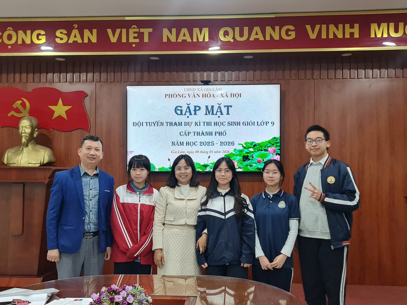 Phòng Văn hóa – Xã hội xã Gia Lâm gặp mặt đội tuyển tham dự kỳ thi học sinh giỏi lớp 9 cấp thành phố năm học 2025–2026- Ảnh 3.
