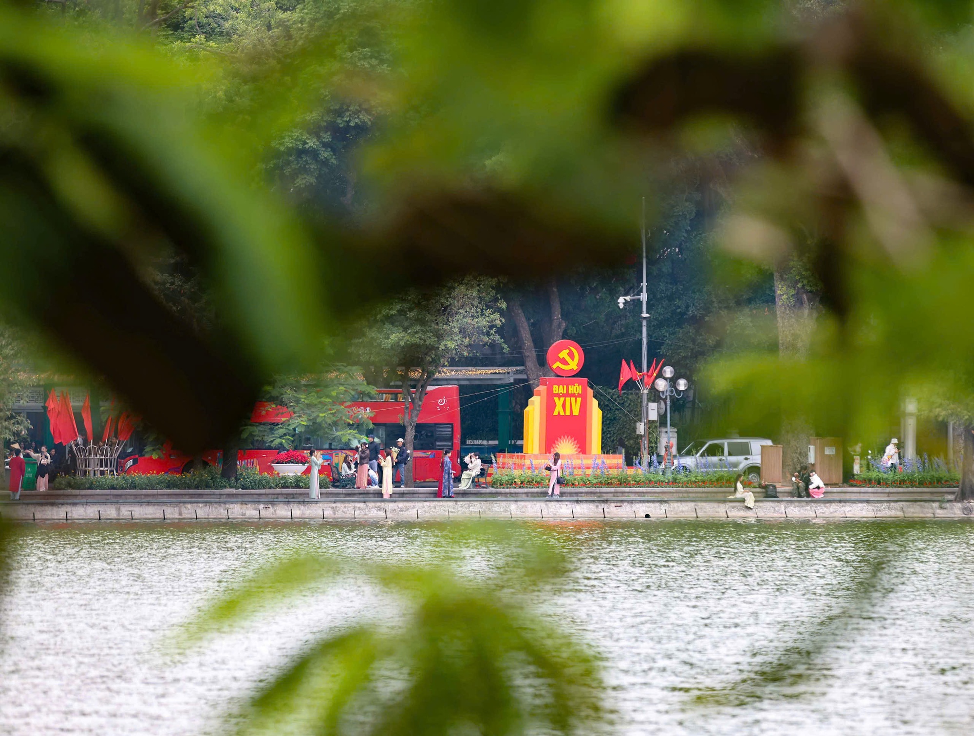 Hà Nội rực rỡ cờ hoa chào mừng Đại hội XIV của Đảng- Ảnh 3.