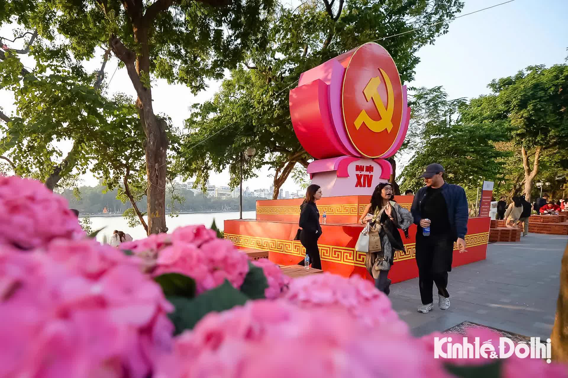 Hà Nội rực rỡ cờ hoa chào mừng Đại hội lần thứ XIV của Đảng- Ảnh 4.
