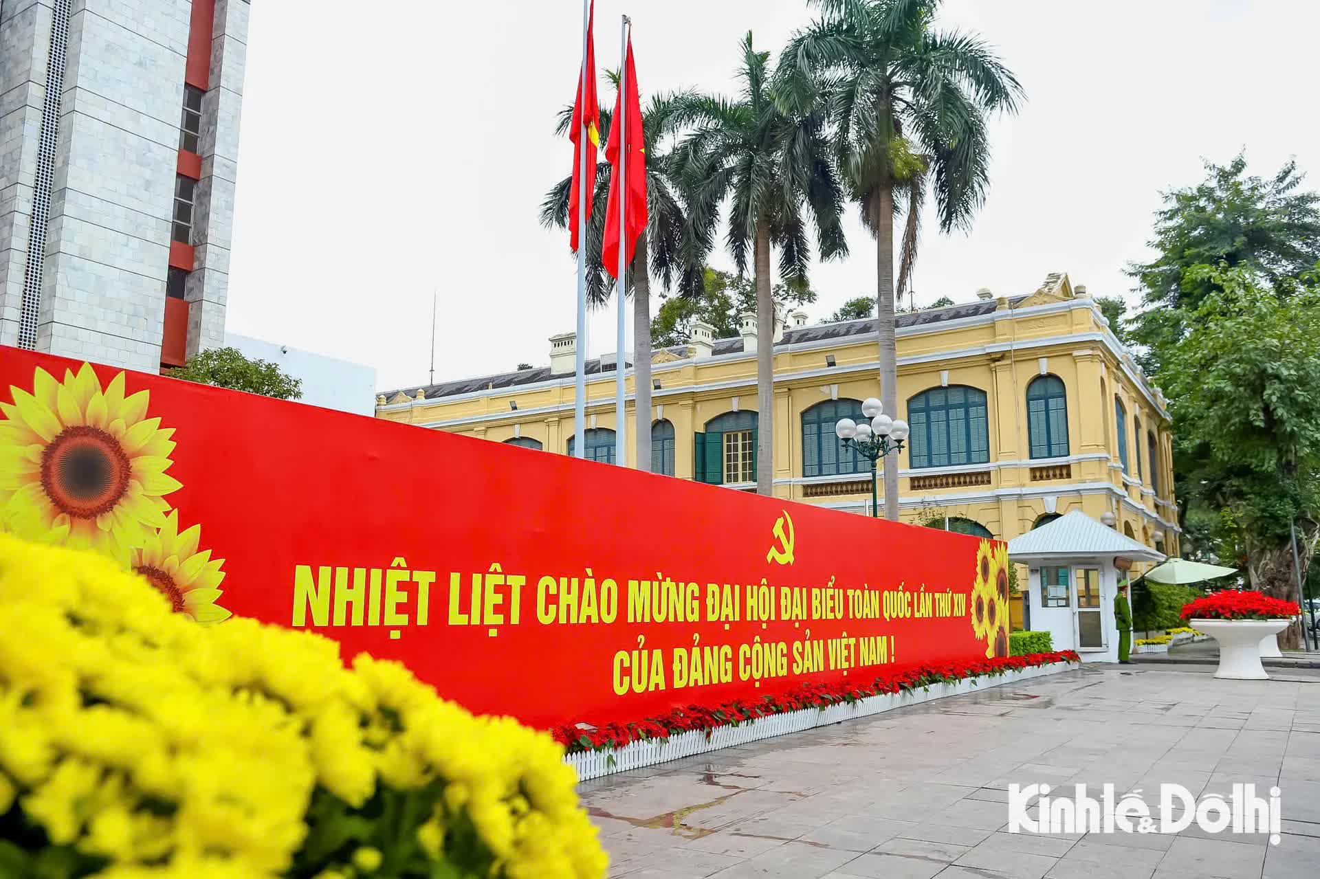 Hà Nội rực rỡ cờ hoa chào mừng Đại hội lần thứ XIV của Đảng- Ảnh 6.