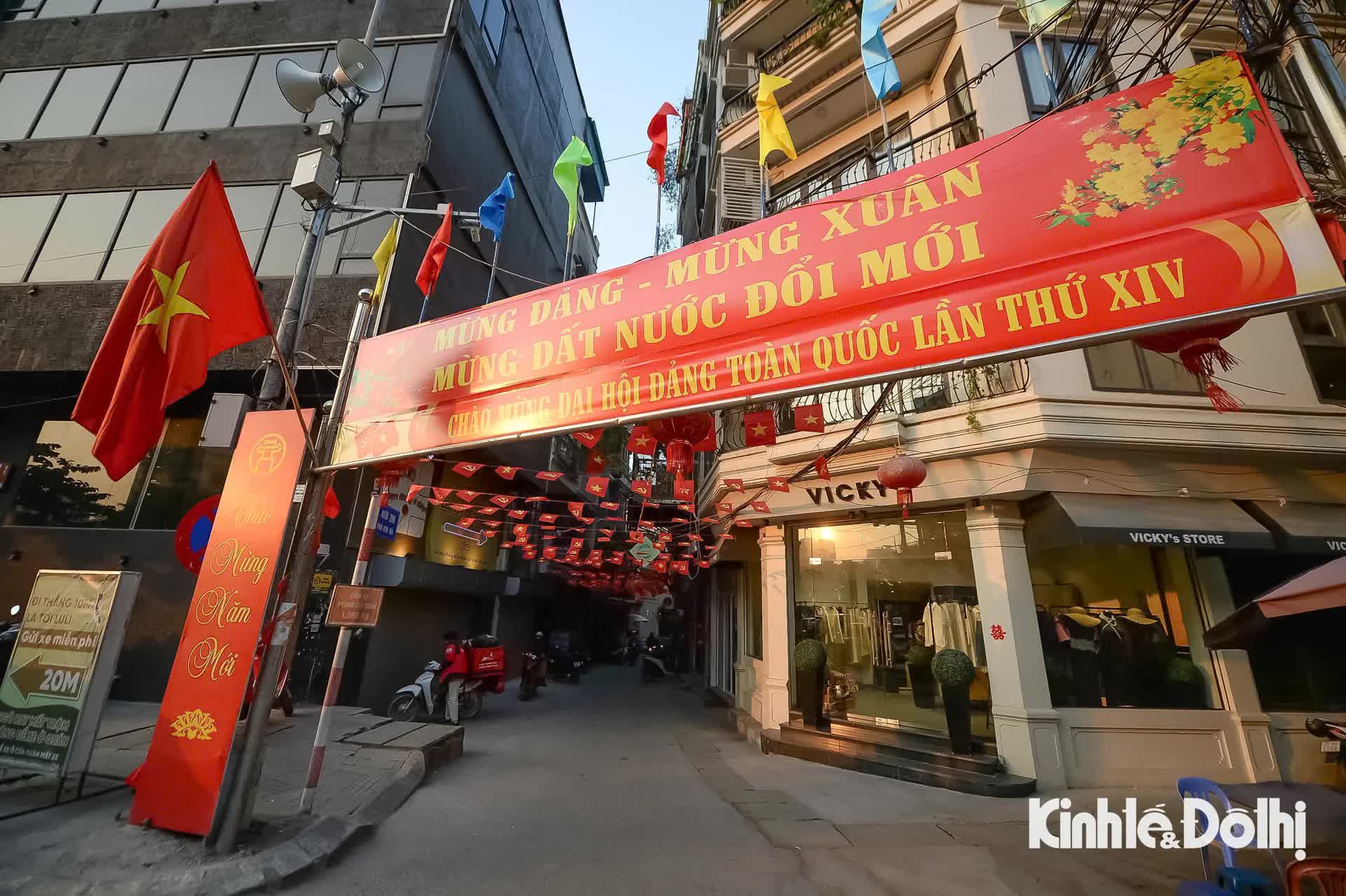 Hà Nội rực rỡ cờ hoa chào mừng Đại hội lần thứ XIV của Đảng- Ảnh 11.