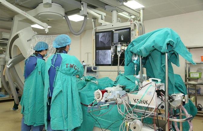 Xây dựng bệnh viện hiện đại, chuyên sâu - Ảnh 2.