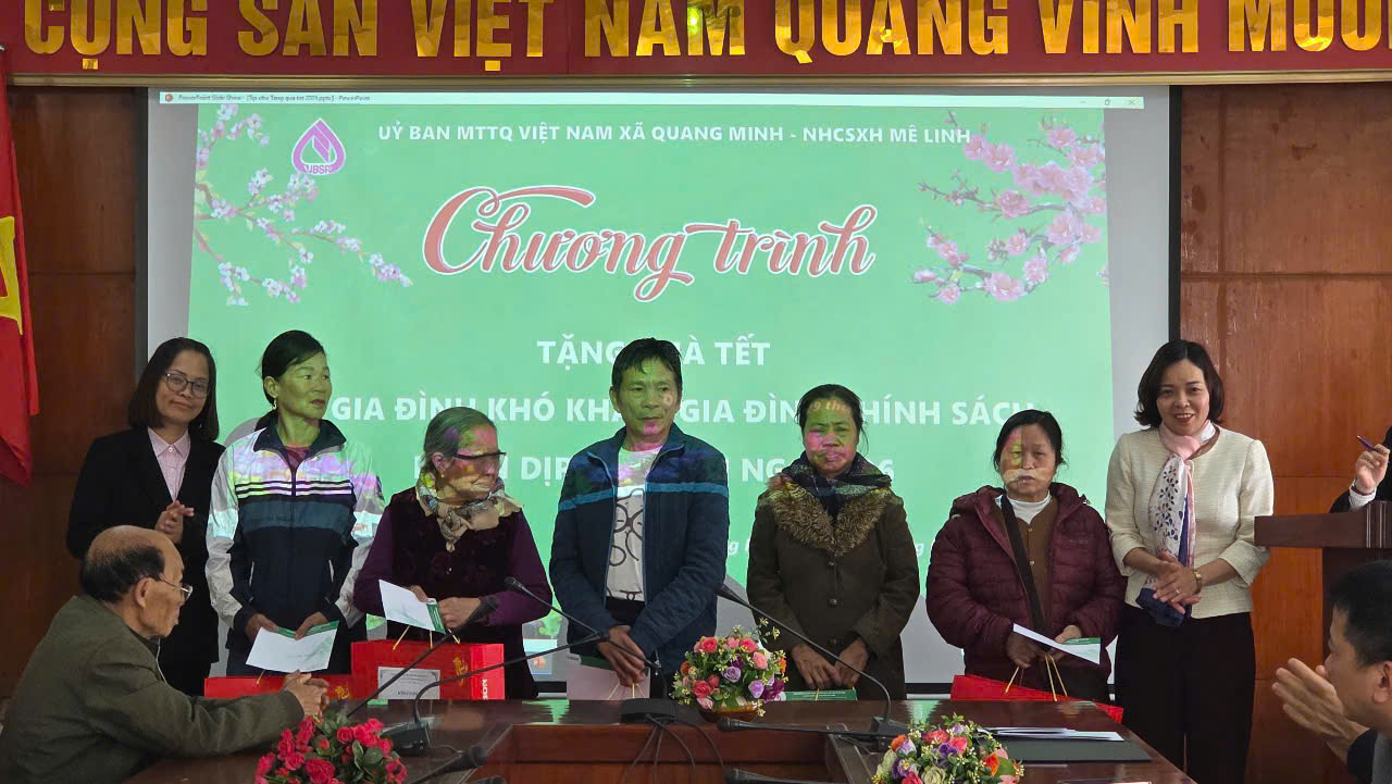 Xã Quang Minh trao quà cho hộ có hoàn cảnh khó khăn nhân dịp Tết Nguyên đán Bính Ngọ 2026- Ảnh 2.