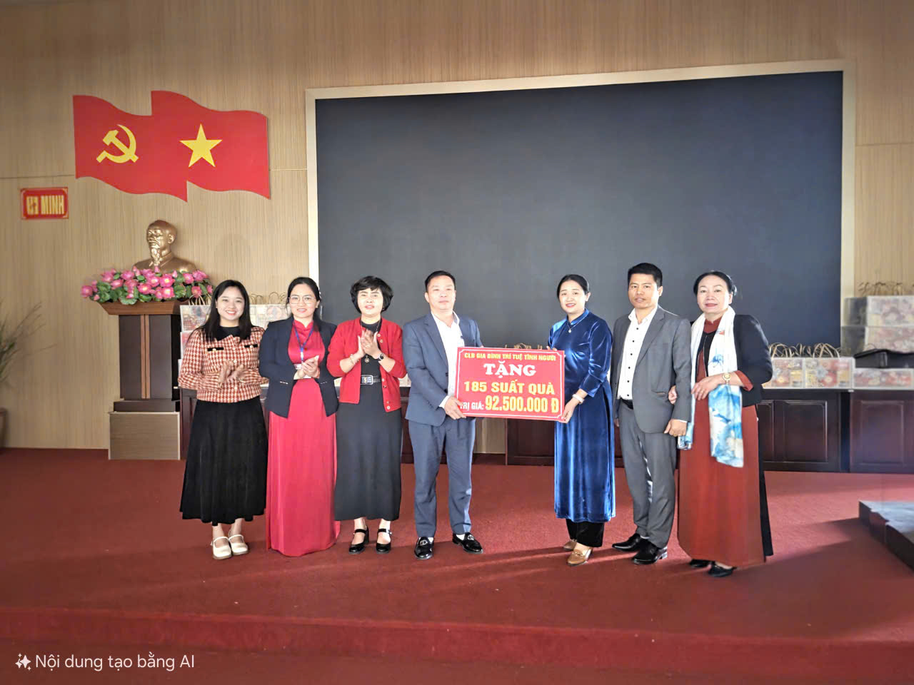 UBND xã Bình Minh phối hợp Câu lạc bộ "Gia đình trí tuệ tình người" tặng quà người có công, đối tượng chính sách nhân dịp Tết Nguyên đán Bính Ngọ 2026