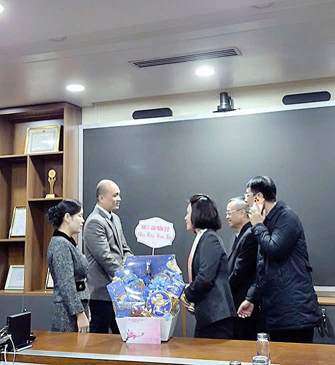 LÃNH ĐẠO PHƯỜNG BỒ ĐỀ THĂM, CHÚC TẾT CÁC BỆNH VIỆN NHÂN DỊP ĐẦU XUÂN NĂM 2026- Ảnh 3.