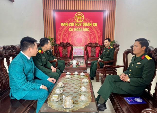Bộ Tư lệnh Thủ đô Hà Nội thăm, chúc Tết và động viên lực lượng quân sự xã Hoài Đức- Ảnh 3.