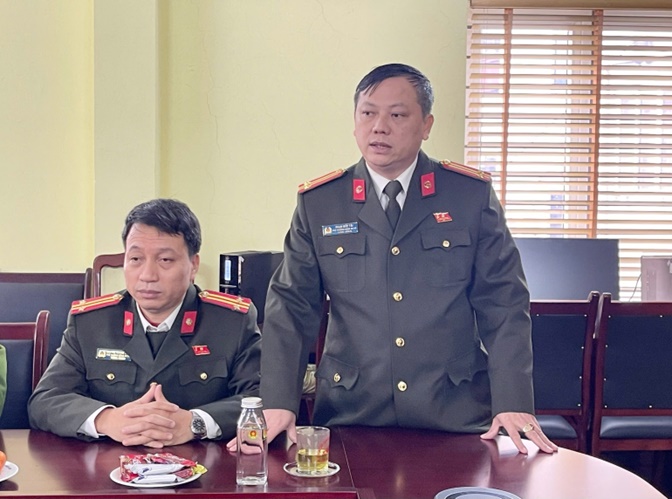 Đồng chí Nguyễn Thanh Bình-Bí thư Đảng ủy, Chủ tịch HĐND xã chúc Tết Ban chỉ huy Quân sự, Công an, Trạm Y tế, Bệnh viện đa khoa Hoài Đức và Đội PCCC-CNCN khu vực số 23- Ảnh 3.