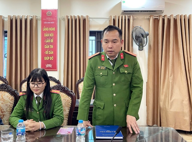 Đồng chí Nguyễn Thanh Bình-Bí thư Đảng ủy, Chủ tịch HĐND xã chúc Tết Ban chỉ huy Quân sự, Công an, Trạm Y tế, Bệnh viện đa khoa Hoài Đức và Đội PCCC-CNCN khu vực số 23- Ảnh 4.