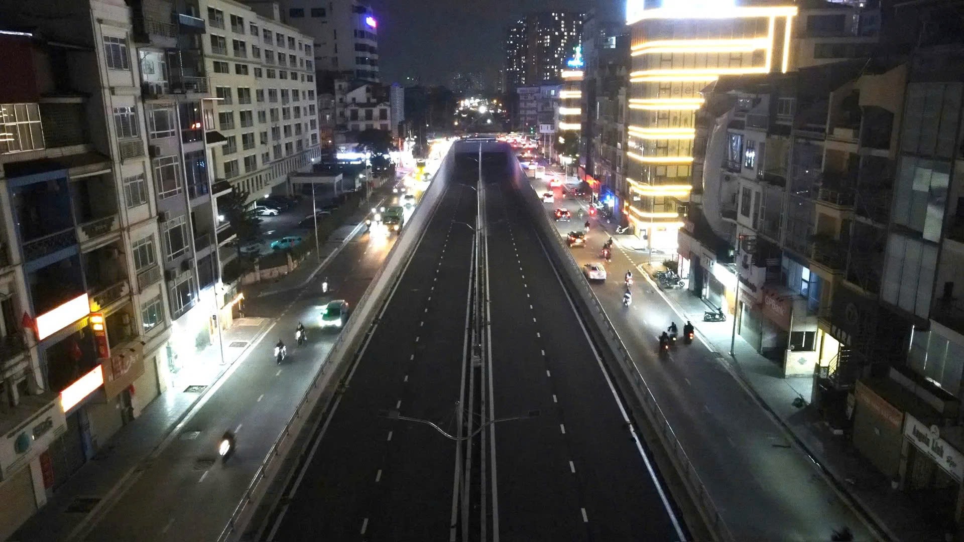 Phân luồng tạm cho các phương tiện qua hầm và nút giao đường Giải Phóng – Kim Đồng- Ảnh 1.