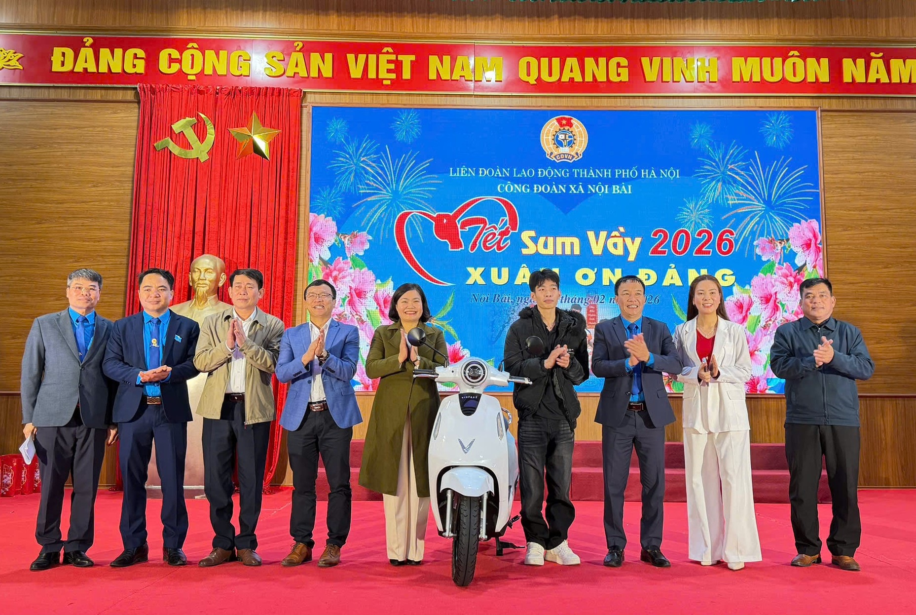 Xã Nội Bài trao quà Tết cho gia đình chính sách, lan tỏa nghĩa tình xuân Bính Ngọ 2026- Ảnh 3.