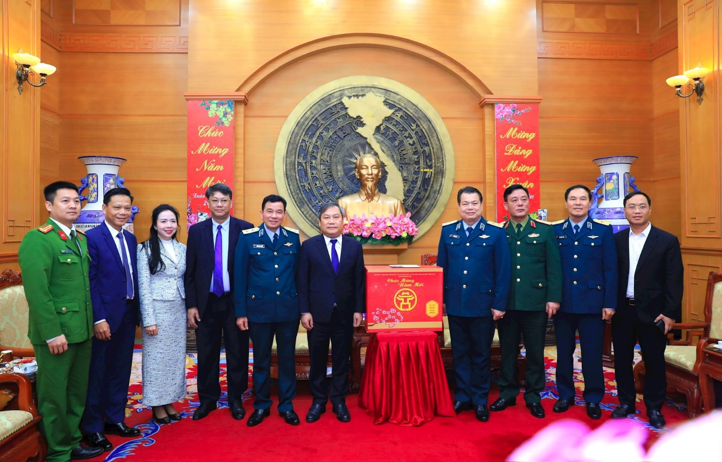 Đảng ủy phường Phương Liệt tham gia Đoàn Công tác của Thành phố thăm, chúc Tết cán bộ, chiến sĩ Quân chủng Phòng không - Không quân nhân dịp Xuân Bính Ngọ 2026- Ảnh 1.