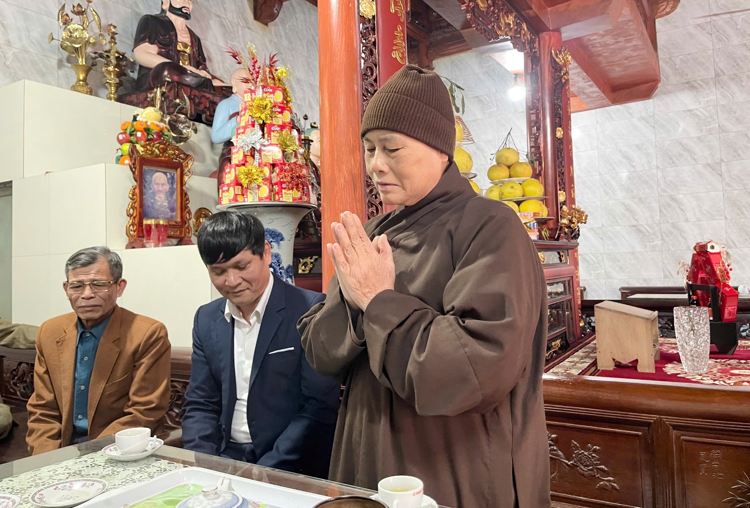 Đồng chí Trần Văn Nghĩa-Phó Bí thư Thường trực Đảng ủy xã thăm, tặng quà chùa Lưu Xá nhân dịp Tết Nguyên đán- Ảnh 2.