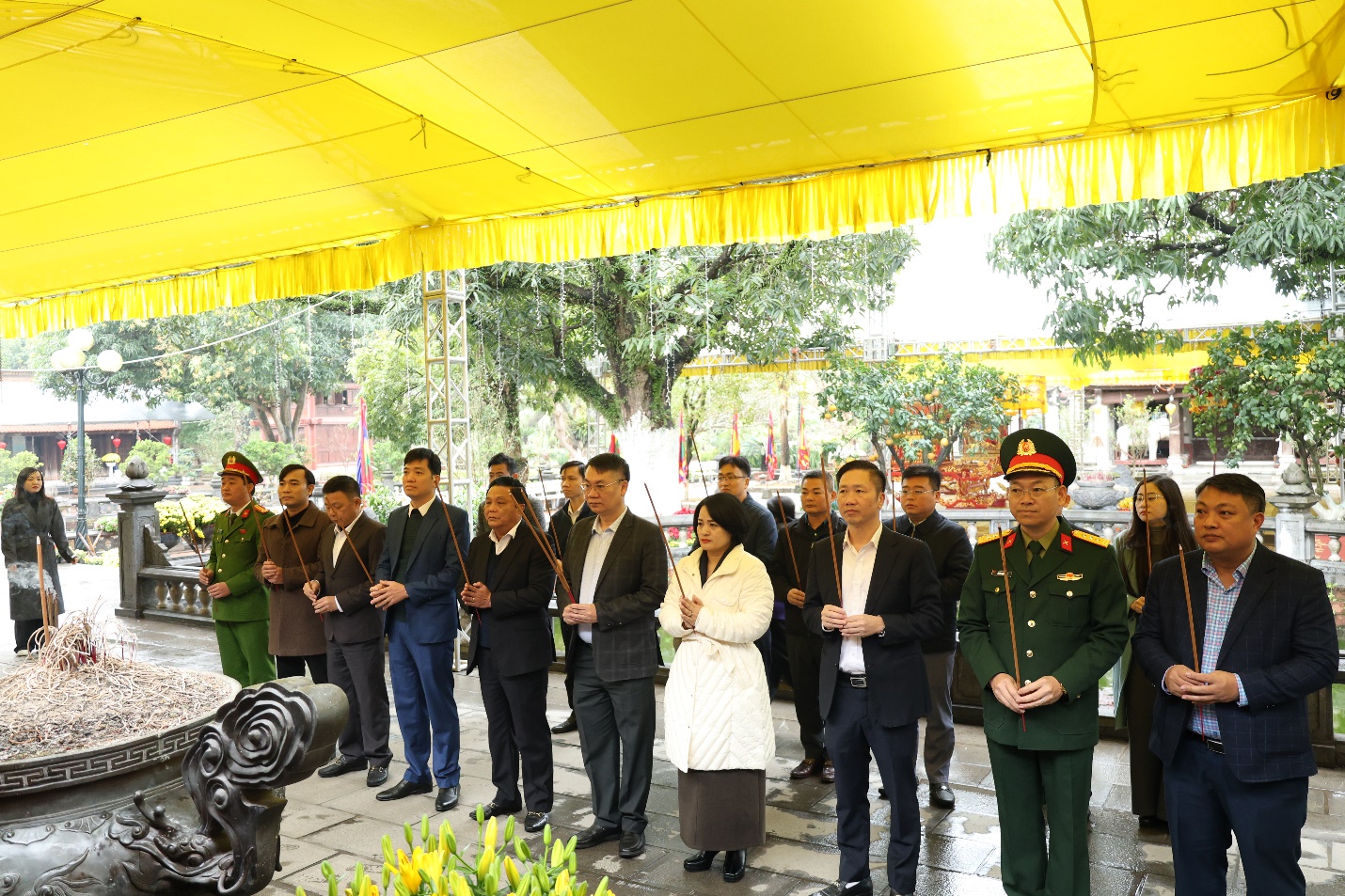 Lãnh đạo xã Mê Linh dâng hương tưởng niệm các Anh hùng Liệt sỹ nhân dịp Tết Nguyên đán Bính Ngọ 2026- Ảnh 1.