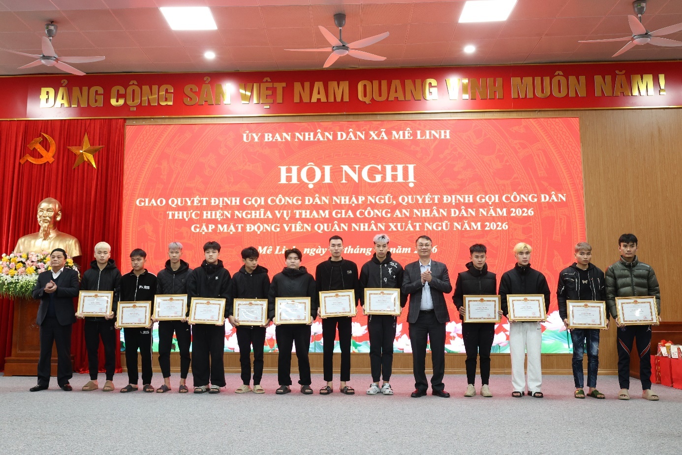 Xã Mê Linh gặp mặt, động viên 50 thanh niên ưu tú lên đường nhập ngũ- Ảnh 3.