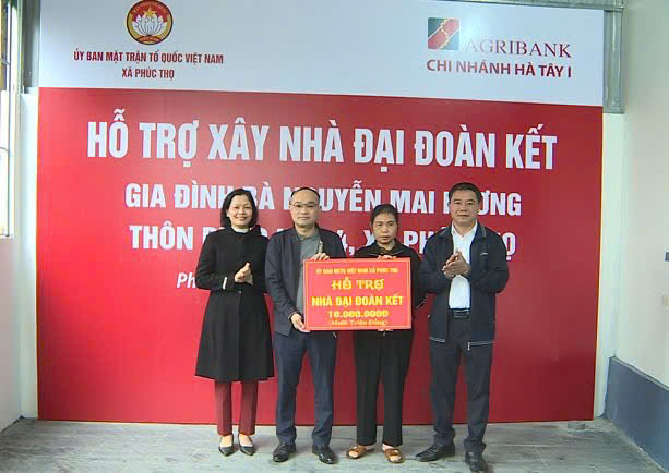 UBMTTQ Việt Nam xã Phúc Thọ phối hợp Agribank trao hỗ trợ xây dựng Nhà Đại đoàn kết tại thôn Phúc Hòa 4- Ảnh 2.