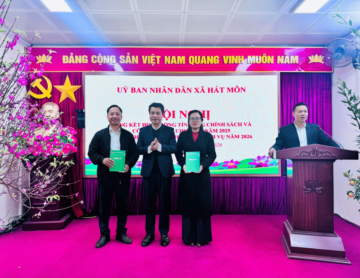 UBND xã Hát Môn tổ chức Hội nghị tổng kết nguồn vốn tín dụng chính sách năm 2025- Ảnh 3.