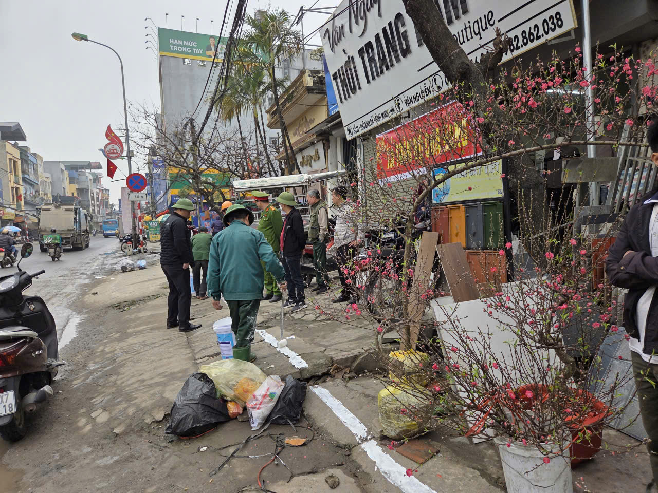 BÌNH MINH: RA QUÂN ĐẢM BẢO TRẬT TỰ ĐÔ THỊ, AN TOÀN GIAO THÔNG, VỆ SINH MÔI TRƯỜNG TRƯỚC TẾT NGUYÊN ĐÁN BÍNH NGỌ 2026