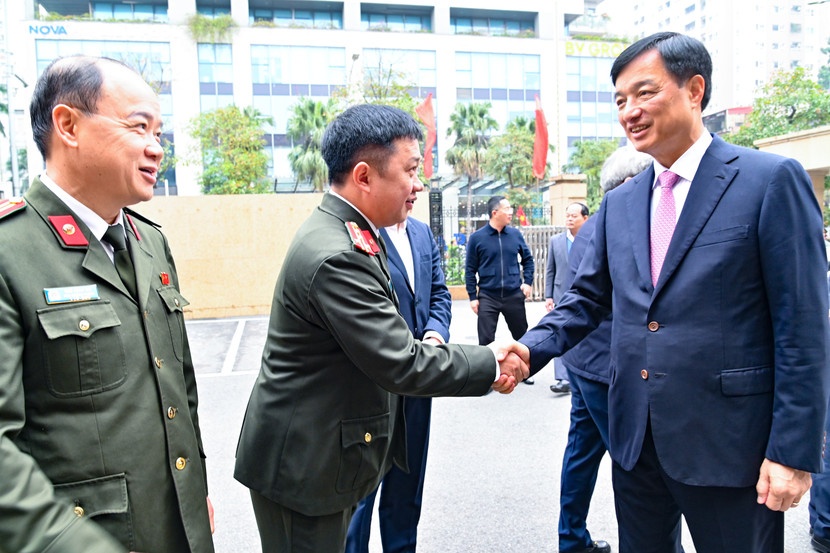 Bí thư Hà Nội: Định vị 'thương hiệu' Công an Thủ đô trong kỷ nguyên số- Ảnh 1.