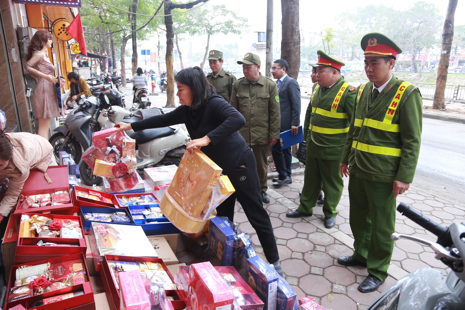 Lập lại trật tự đô thị, lan tỏa nếp sống văn minh- Ảnh 4.