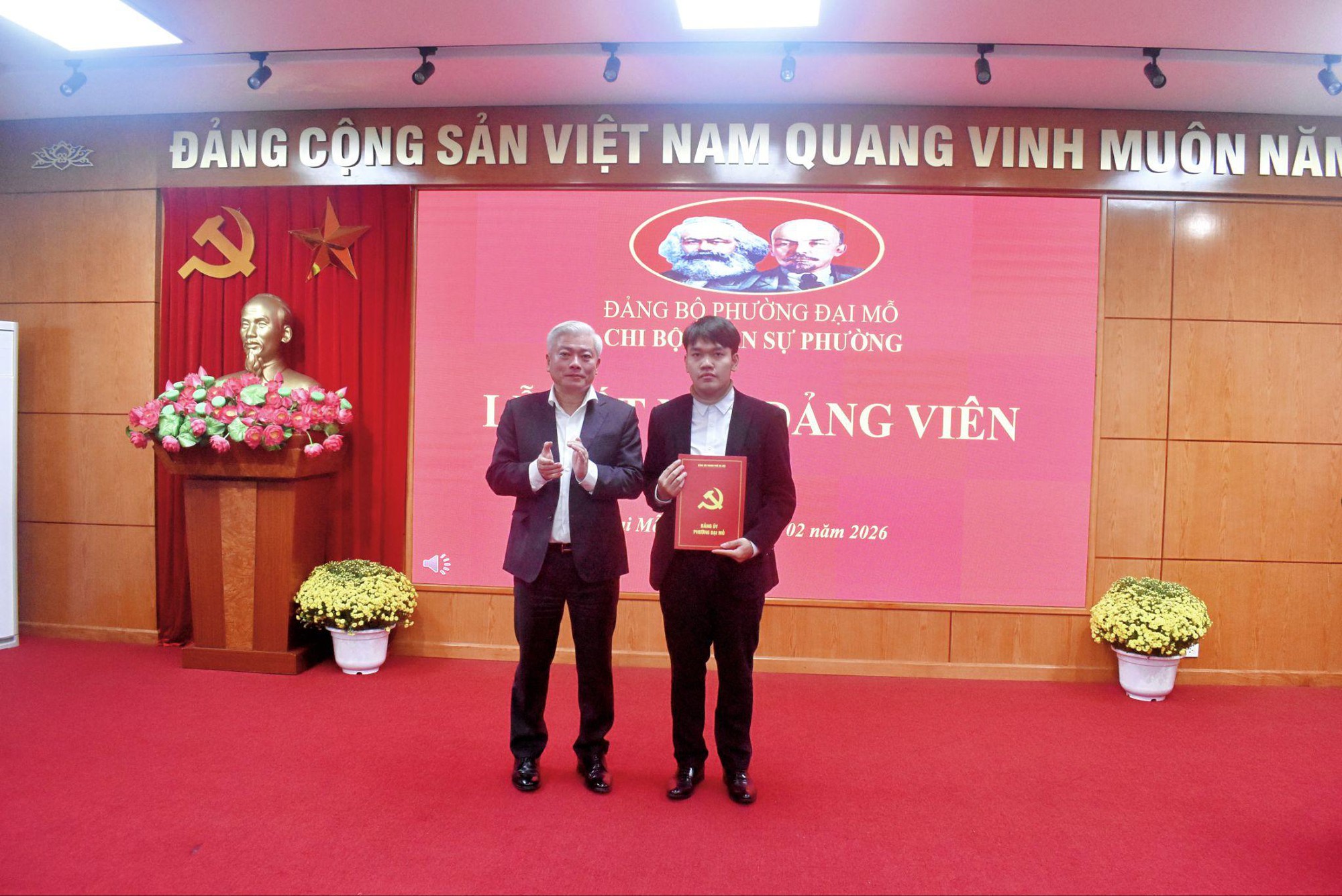 Phường Đại Mỗ tổ chức gặp mặt công dân nhập ngũ, đón quân nhân xuất ngũ trở về địa phương và kết nạp Đảng viên mới- Ảnh 4.