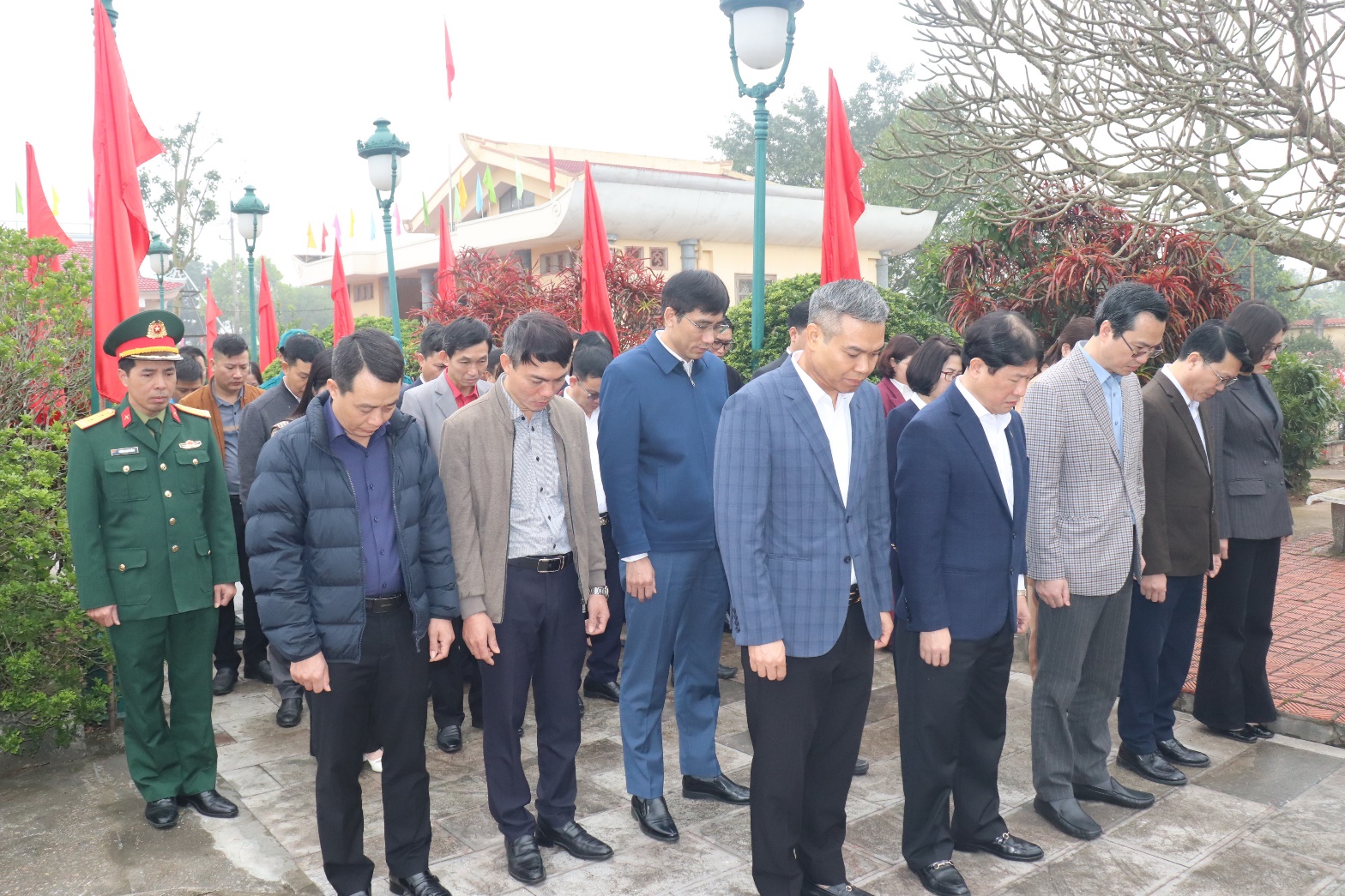 A group of people standing in a line  AI-generated content may be incorrect.