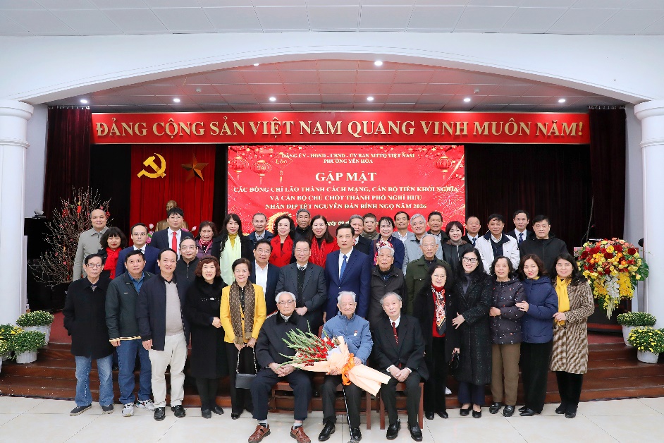 Phường Yên Hòa gặp mặt, tri ân cán bộ lão thành thành cách mạng, cán bộ tiền khởi nghĩa; các đồng chí nguyên cán bộ bộ chủ chốt Thành phố đang cư trú trên địa bàn phường nhân dịp Tết Bính Ngọ 2026- Ảnh 3.