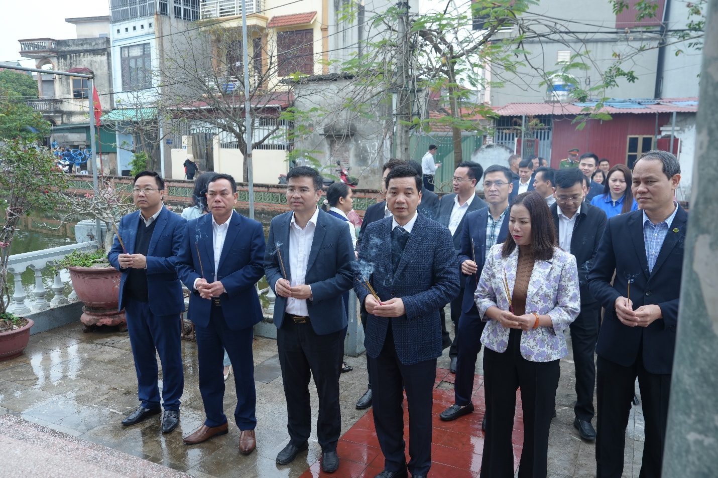 ĐOÀN LÃNH ĐẠO XÃ GIA LÂM DÂNG HƯƠNG, VIẾNG NGHĨA TRANG LIỆT SĨ NHÂN DỊP TẾT NGUYÊN ĐÁN BÍNH NGỌ 2026- Ảnh 4.