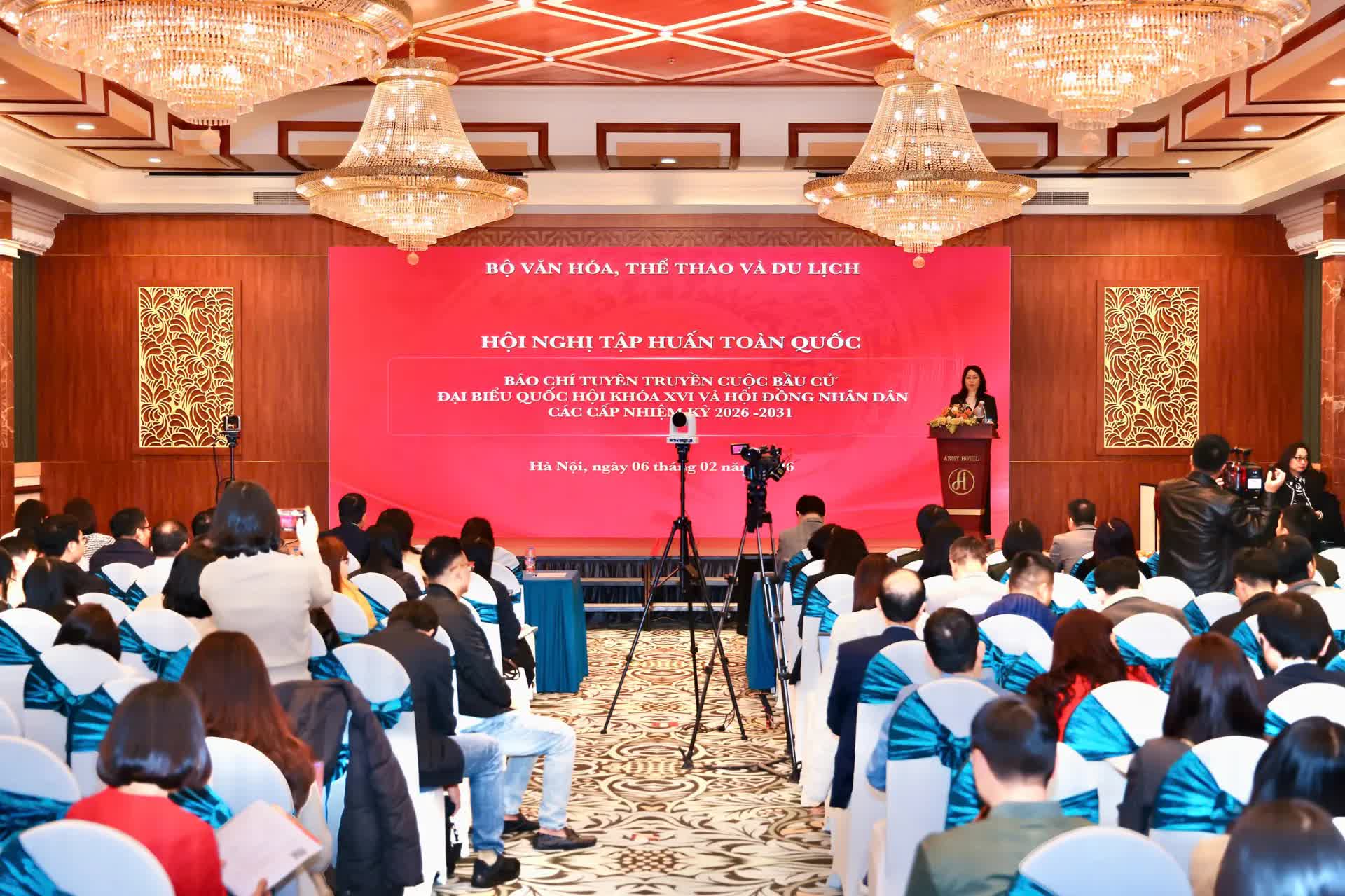 Hơn 1.000 đại biểu tham dự hội nghị tập huấn toàn quốc công tác tuyên truyền bầu cử- Ảnh 5.