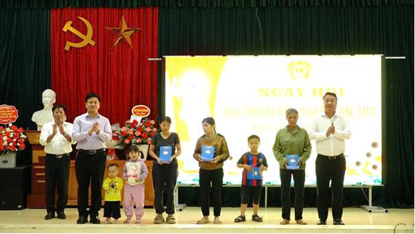 TRIỂN KHAI MÔ HÌNH CHÍNH QUYỀN ĐỊA PHƯƠNG 2 CẤP Ở XÃ BÌNH MINH LẤY NHÂN DÂN, DOANH NGHIỆP LÀM TRUNG TÂM, CHỦ THỂ, MỤC TIÊU VÀ ĐỘNG LỰC CỦA ĐỔI MỚI- Ảnh 3.