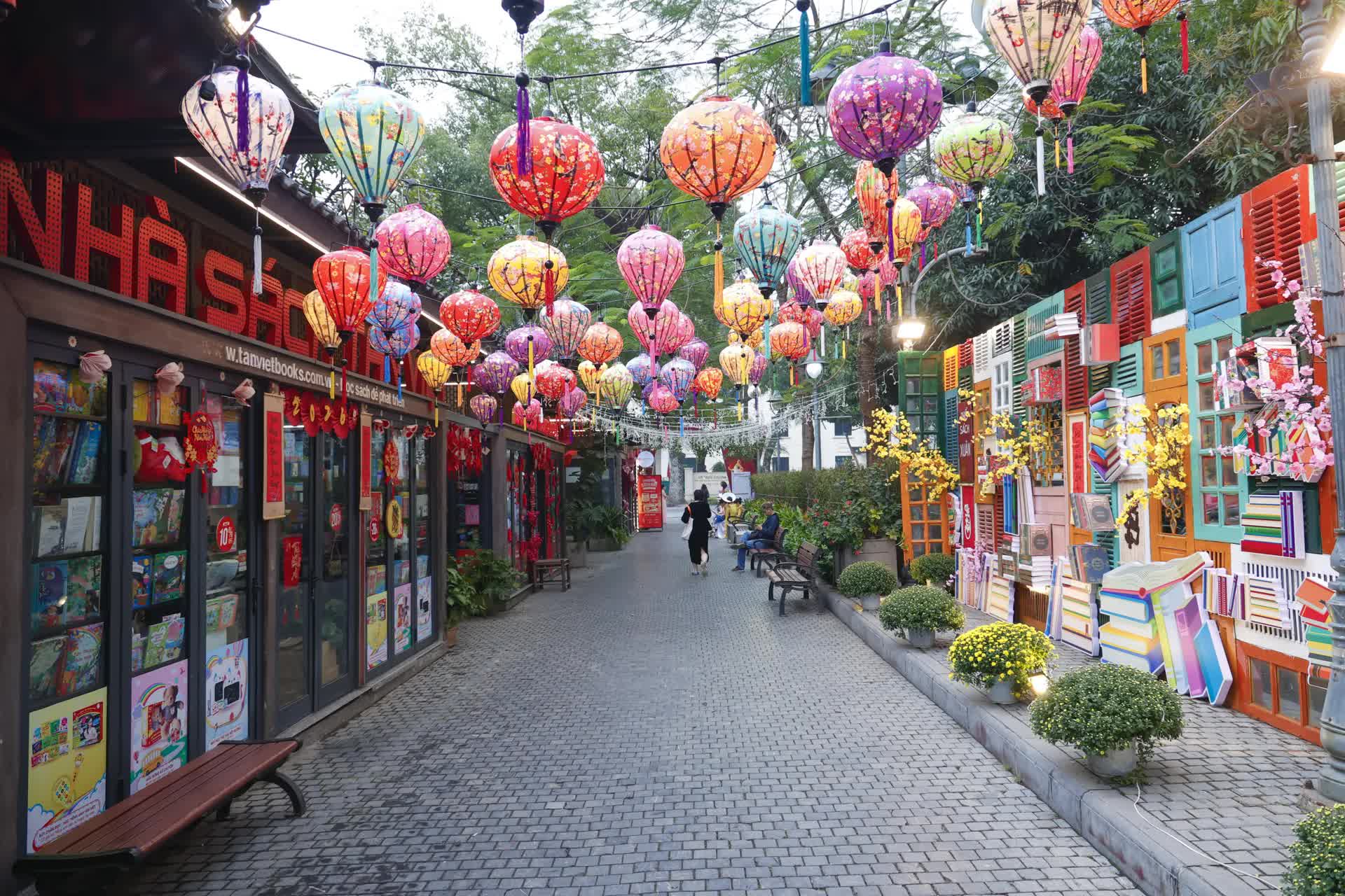 Không khí Tết rộn ràng trên Phố Sách Xuân Bính Ngọ 2026- Ảnh 16.