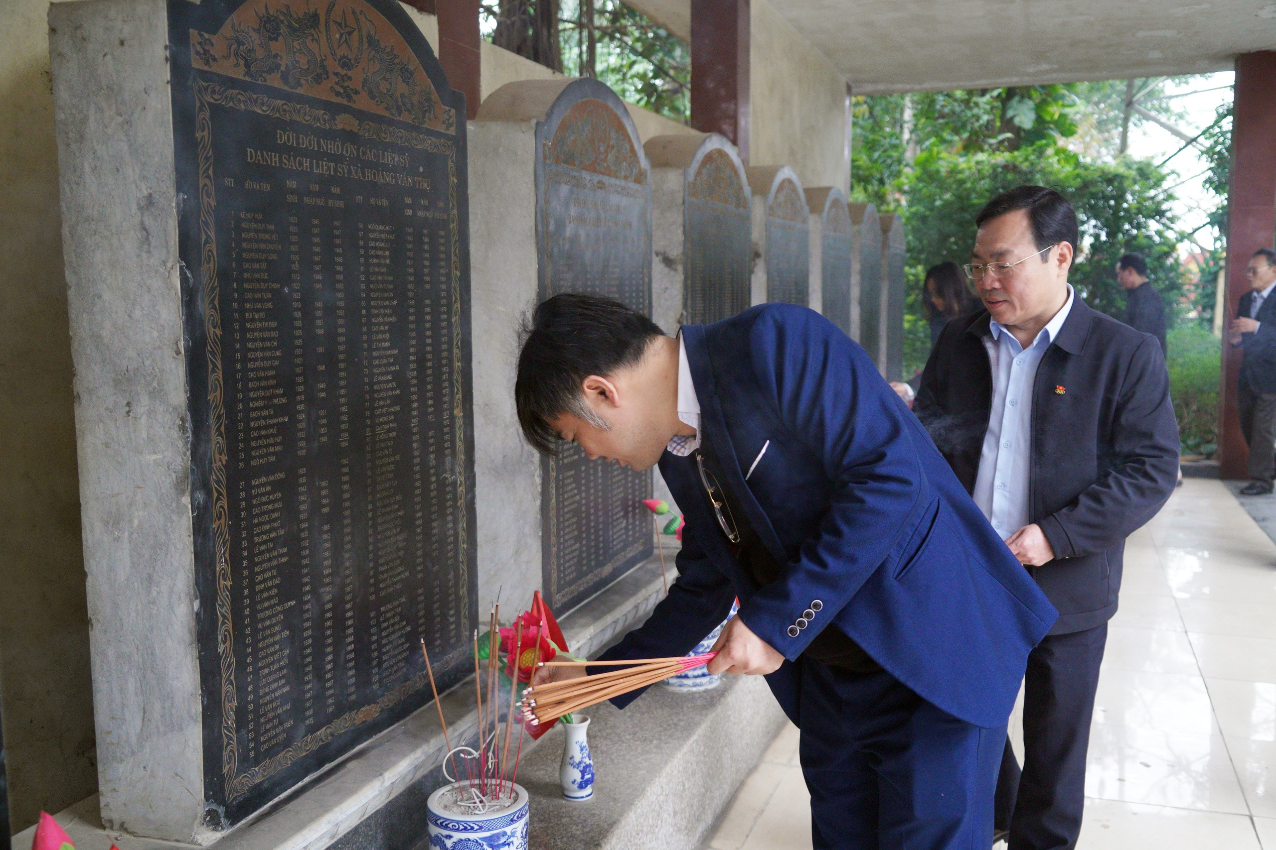 Phường Chương Mỹ dâng hương tưởng niệm các anh hùng liệt sĩ nhân dịp Tết Nguyên đán Bính Ngọ năm 2026- Ảnh 7.