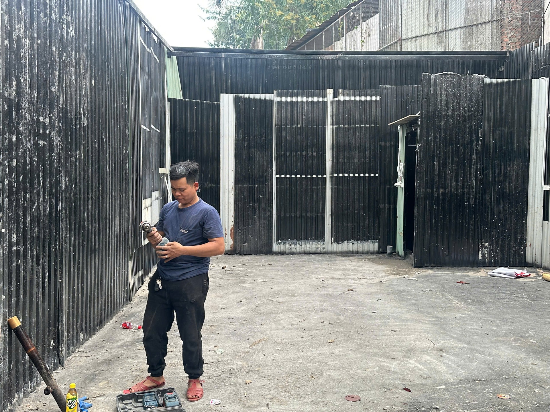 Phường Ngọc Hà: Xử lý nhà dựng tôn trái phép tại ngõ 189 phố Hoàng Hoa Thám- Ảnh 1.