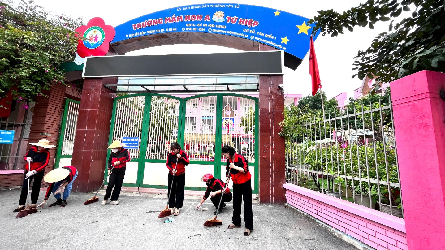 Trường Mầm non A Tứ Hiệp tổ chức ra quân tổng vệ sinh môi trường chào mừng 96 năm Ngày thành lập Đảng Cộng sản Việt Nam và Tết Bính Ngọ 2026- Ảnh 1.