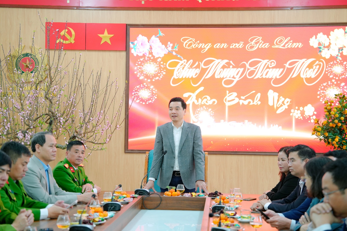 Lãnh đạo xã Gia Lâm thăm, chúc Tết các đơn vị trên địa bàn- Ảnh 2.