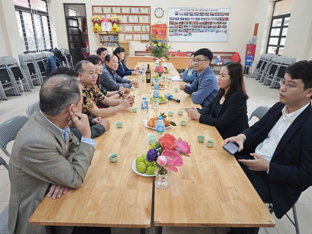 Đồng chí Phó Bí thư Thường trực Đảng ủy xã kiểm tra công tác bầu cử, chúc Tết các thôn, tổ dân phố- Ảnh 1.