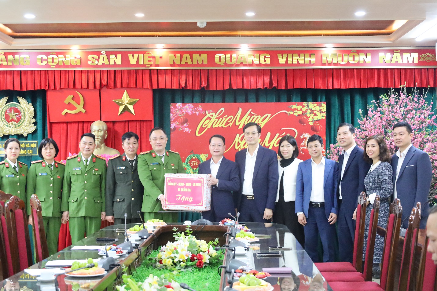 D:\Desktop\Chúc tết đơn vị trực tết\IMG_0154.JPG