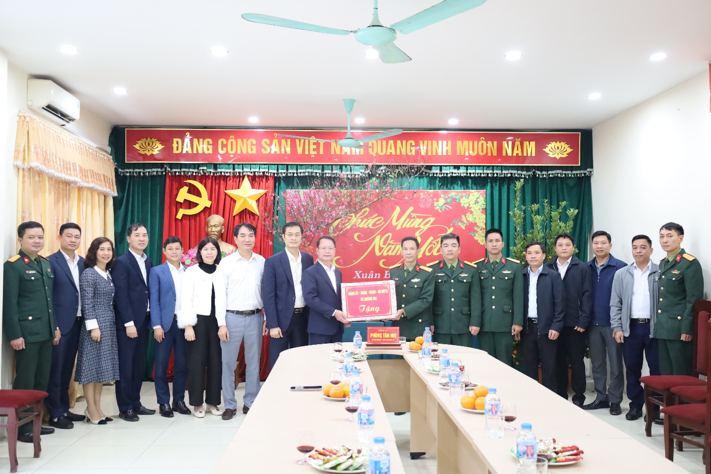 D:\Desktop\Chúc tết đơn vị trực tết\IMG_0191.JPG