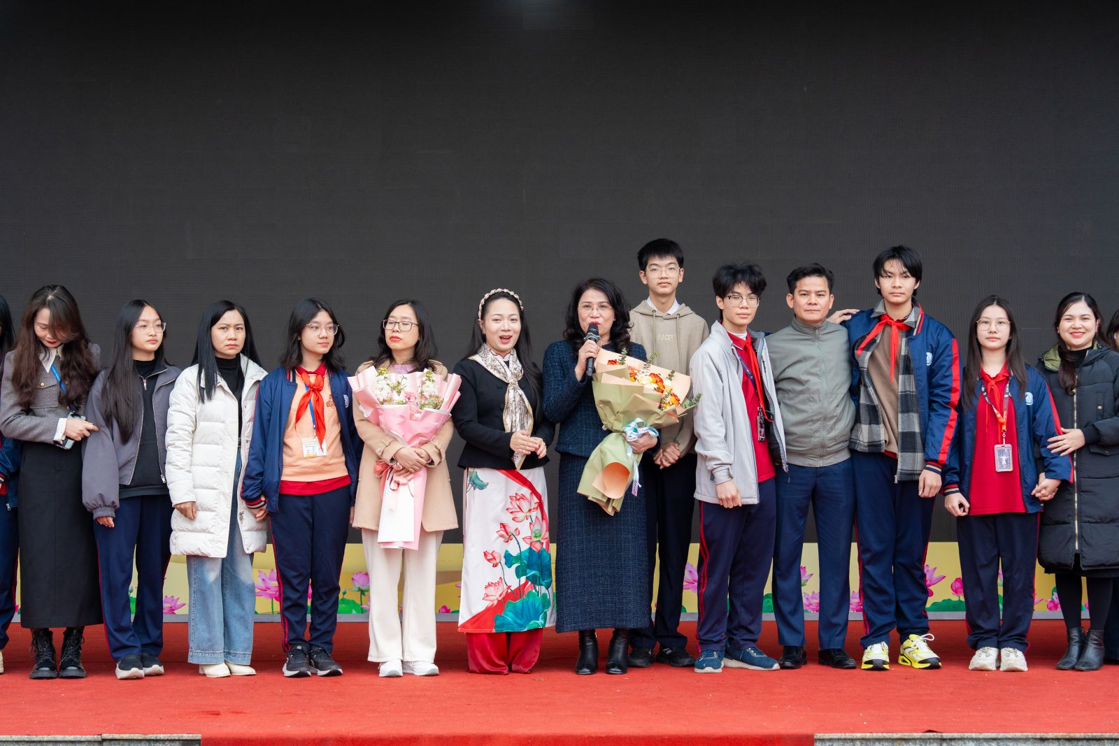 CHẠM VÀO MIỀN YÊU THƯƠNG - CHUYÊN ĐỀ “LÒNG BIẾT ƠN” TẠI TRƯỜNG THCS TRẦN DUY HƯNG- Ảnh 3.