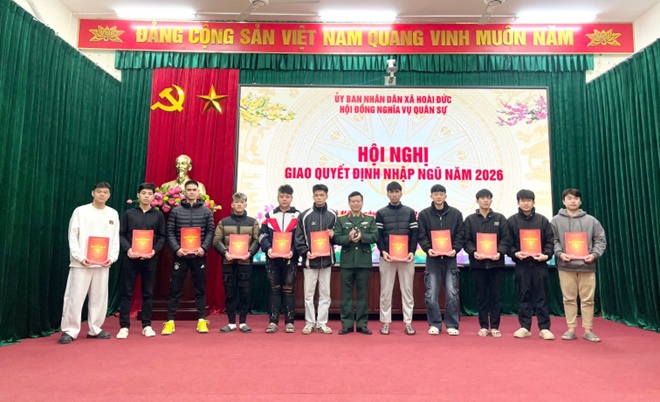 Hội đồng nghĩa vụ Quân sự xã Hoài Đức trao quyết định gọi công dân nhập ngũ năm 2026- Ảnh 4.