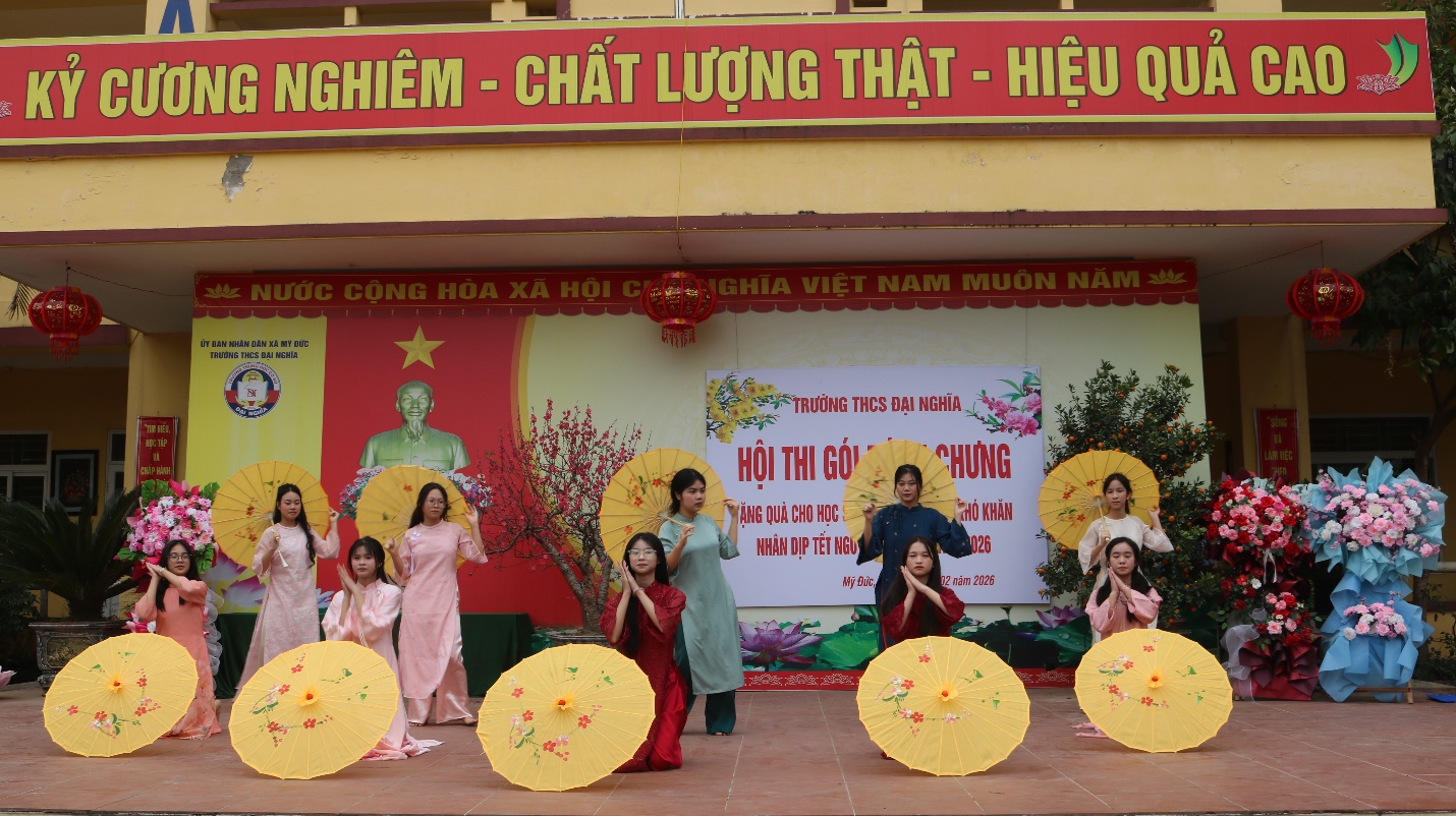 Trường THCS Đại Nghĩa: Rộn ràng và ấm áp ngày hội gói bánh chưng chào xuân mới Bính Ngọ 2026- Ảnh 1.