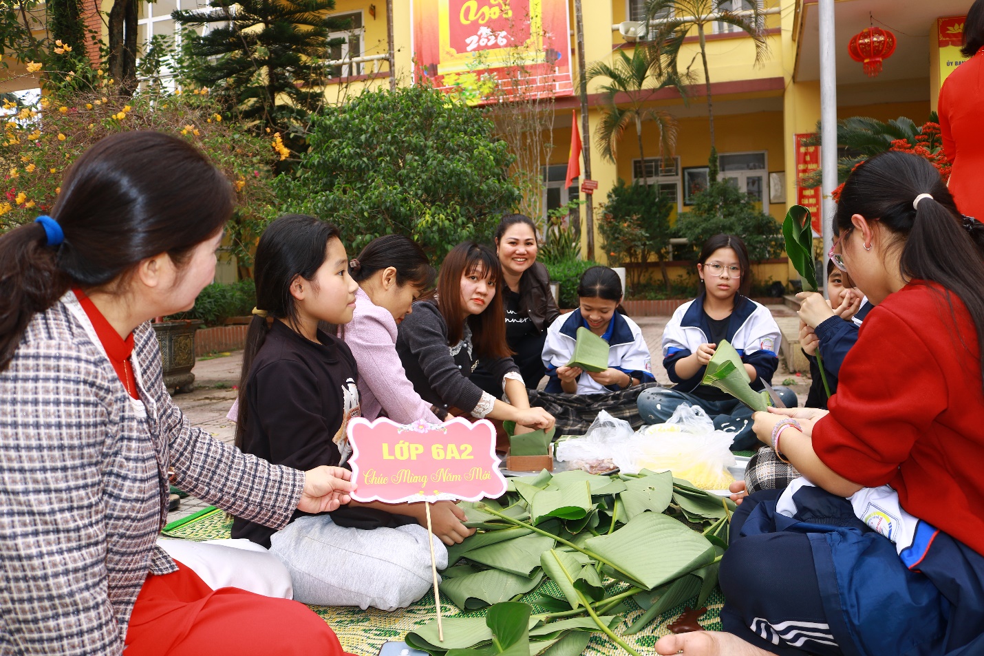 Trường THCS Đại Nghĩa: Rộn ràng và ấm áp ngày hội gói bánh chưng chào xuân mới Bính Ngọ 2026- Ảnh 3.