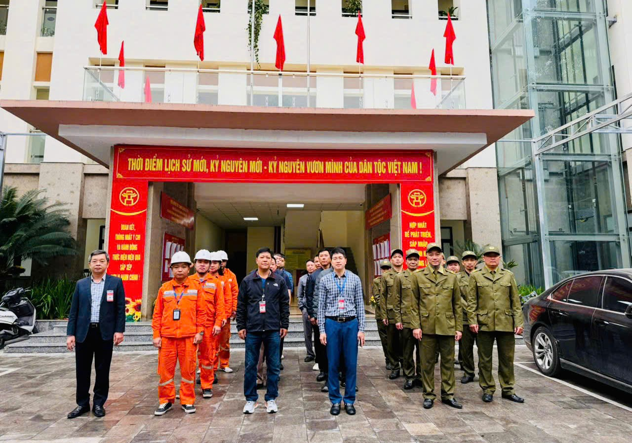 PHƯỜNG PHƯƠNG LIỆT RA QUÂN CAO ĐIỂM CHỈNH TRANG ĐÔ THỊ, ĐẢM BẢO AN TOÀN ĐIỆN PHỤC VỤ TẾT NGUYÊN ĐÁN BÍNH NGỌ 2026- Ảnh 1.