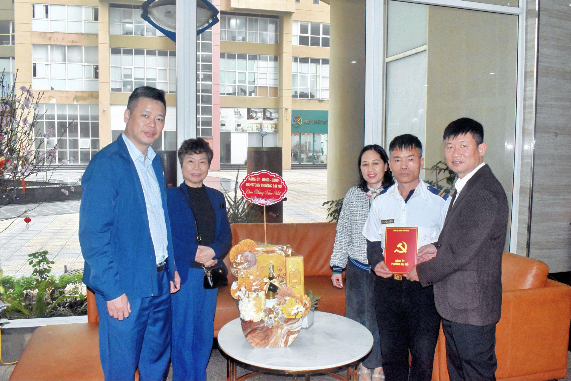 Phường Đại Mỗ thăm hỏi, tặng quà Tết các trường hợp đặc biệt khó khăn trên địa bàn nhân dịp Xuân 2026- Ảnh 1.