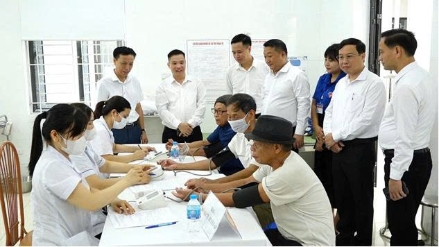 TRẠM Y TẾ XÃ BÌNH MINH TĂNG CƯỜNG CÁC GIẢI PHÁP NHẰM BẢO VỆ, CHĂM SÓC VÀ NÂNG CAO SỨC KHỎE NHÂN DÂN THEO TINH THẦN NGHỊ QUYẾT 72-NQ/TW, NGÀY 09/9/2025 CỦA BỘ CHÍNH TRỊ- Ảnh 3.