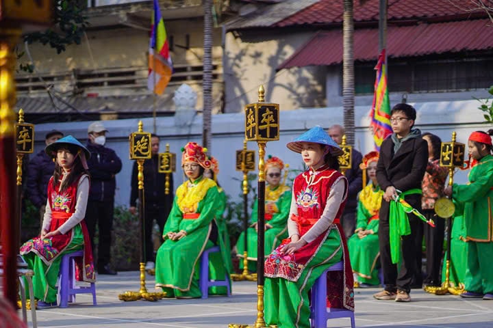 Độc đáo Lễ hội chùa Vua - “Cờ miếu” của Thăng Long- Ảnh 2.